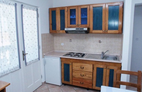 Vrsar Apartment | Two-Bedroom Apartment with Terrace & Sea View in Vrsar
