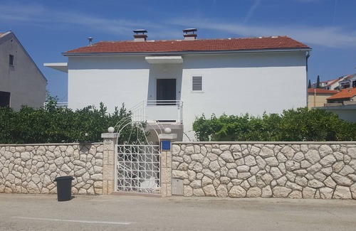 Krizna luka Apartment | Cozy Two Bedroom Apartment with Balcony in Hvar