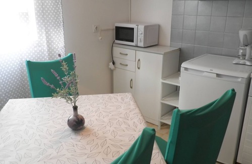 Supetarska Draga Apartment | Sea View Two Bedroom Apartment with Terrace in Rab