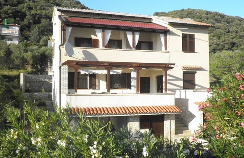Supetarska Draga Apartment | Sea View Two Bedroom Apartment with Terrace in Rab