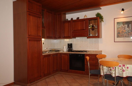 Umag Apartment | Cozy Two Bedroom Apartment with Terrace in Umag