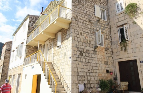 Cove Rogacic Apartment | Cozy Two-Bedroom Apartment with Balcony and Ocean View
