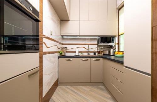 Plovdiv Center Apartment | Two bedroom apt Karavelov with Private Parking Medical University
