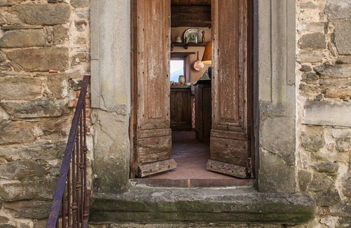 Cortona House | Exceptional Two Bedroom Barn in Picturesque Hamlet