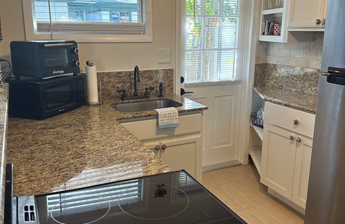St. Petersburg - Clearwater Cottage | Top-Rated Two Bedroom Bungalow at Old FL Beach Cottage
