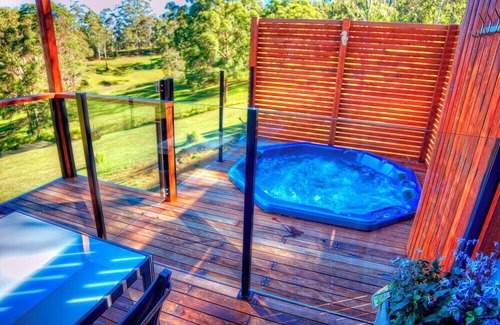 Ocean View House | Two-Bedroom Cabin at The View - Villa