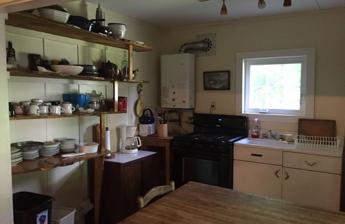 Shandaken Cabin | Cozy Two Bedroom Cabin in Central Catskills with Kitchen