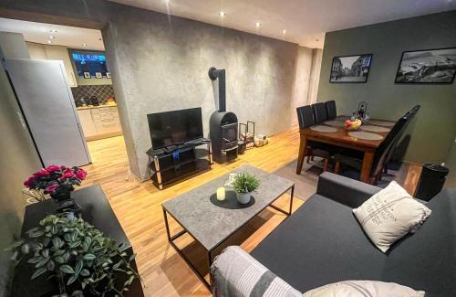 Alesund Apartment | Two-Bedroom City Apartment with Fire Place, Free Parking and Fjordview Terrace - Calm and Central