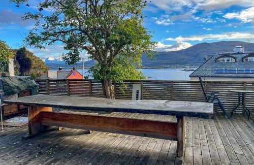 Alesund Apartment | Two-Bedroom City Apartment with Fire Place, Free Parking and Fjordview Terrace - Calm and Central