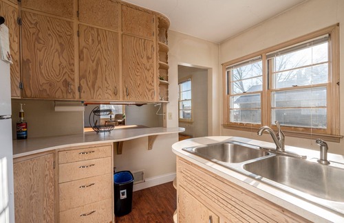 Coleraine House | Cozy Two Bedroom Cottage Near Mt Itasca and Trout Lake