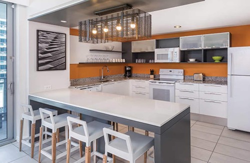 Clearwater Beach Resort | Two Bedroom Deluxe at Clearwater Beach - Guest Rated 10/10
