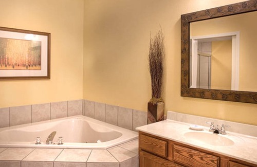 Sevierville Resort | Deluxe Two Bedroom Condo with Pool in Smoky Mountains