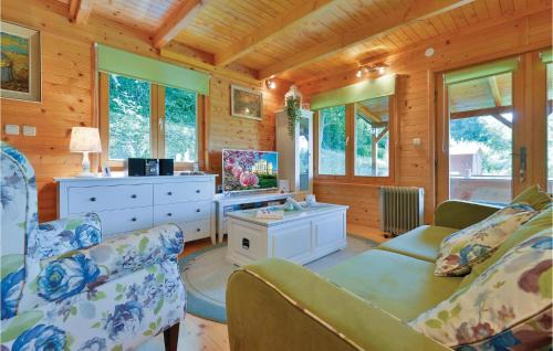 Varazdinske Toplice House | Elegant Home in Varazdinske Toplice with Pool & Wifi