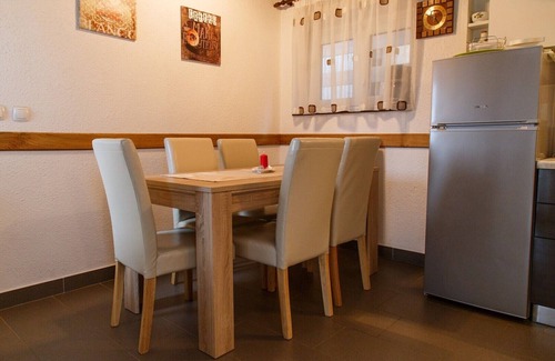 Zlobin House | Family-Friendly Two-Bedroom Cottage Vanda in Gorski Kotar