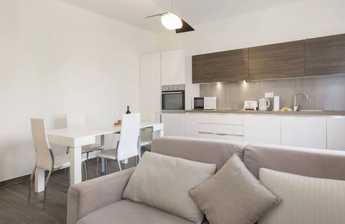Lugano City-Centre Apartment | Ideal Two-Bedroom Retreat with Garden in Central Location