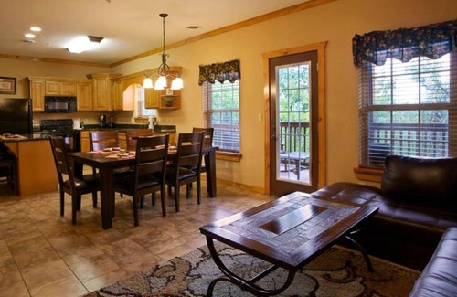 Pigeon Forge Resort | Exceptional Two Bedroom Condo with Pool in Pigeon Forge