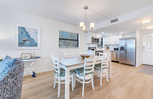 Sanibel Condo | Beachfront Bliss at Ocean's Reach – Breathtaking Views Await!
