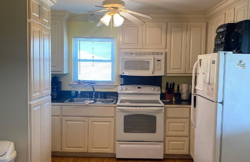 Jarreau House | Relaxing Two-Bedroom Retreat on Beautiful False River