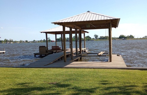 Jarreau House | Relaxing Two-Bedroom Retreat on Beautiful False River