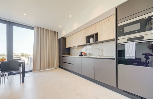 St. Andrew's Apartment | Two Bedroom Penthouse with Jacuzzi and Oceanfront Views