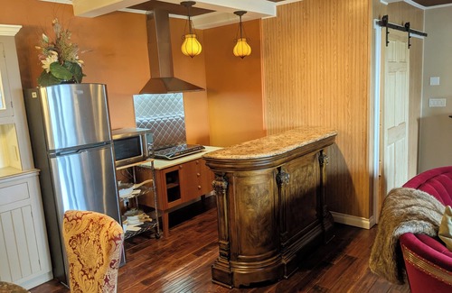 Riviera House | Inviting Private Suite with Breathtaking Mt.Hood Views
