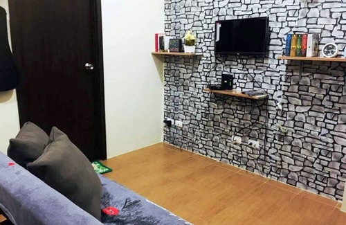 Barangka Ilaya Condo | Convenient Two-Bedroom Suite Near MRT Boni Station