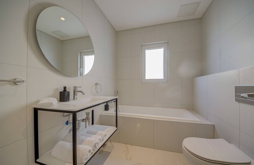 St. Andrew's Apartment | Spacious Two Bedroom Suite with Kitchen & Accessibility