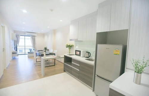 Khlong Tan Nuea Apartment | Two Bedroom Superior A - Ekkamai with Pool & Family Amenities