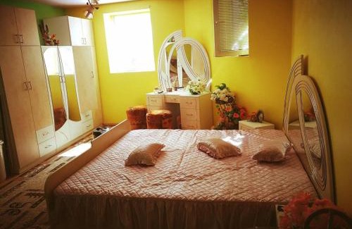 Ruse Center House | Cozy Two Bedroom Townhouse Mika - Pet and Child Friendly