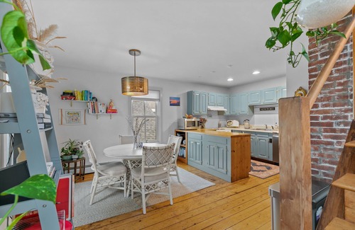 Newport Apartment | Two-Bedroom Newport Retreat with Parking, Steps from Water