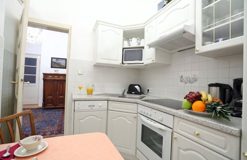 Roßau Apartment | Modern Two Bedrooms Apartment Roegergasse near Vienna Center