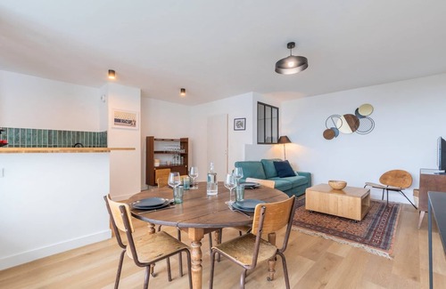 La Madeleine Apartment | Ideal Two-Bedroom Retreat with Balcony & Parking