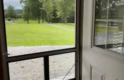 Abingdon Cabin | Family-Friendly Two-Bedroom Cabin near Creeper Trail