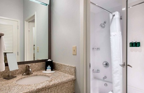 Middletown Hotel | Two Budget Wise Family Rooms w/Relaxing Patio | Pets are Allowed
