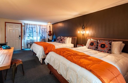 Orchard District Hotel | Comfortable Retreat with Pool, Free Parking & Pet Friendly