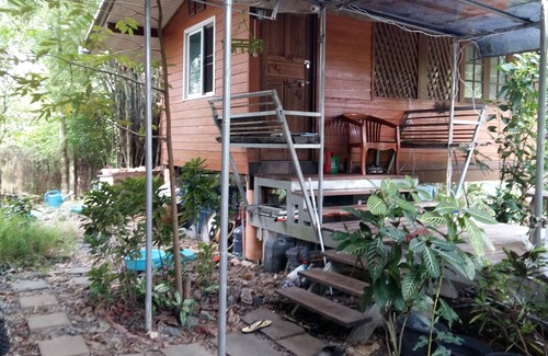 Laem Klat House | Comfortable Cottages on Fruit Farm with Kitchen Access