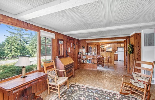 Lake Township Cottage | Pet-Friendly Cottages with Private Beach and High-Speed WiFi