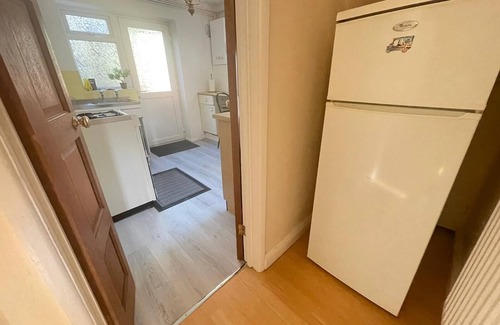Farnham Apartment | Ideal Two Double Bedroom Maisonette with Garden Retreat