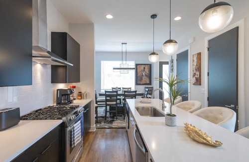 Nashville Villa | Ideal Downtown Retreat: 8 Ensuites, Game Rooms & Views