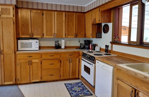 Holland House | Discover Two Great Towns in One Prime Location
