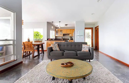 Kapoho House | Discover the Cliff House at Kaloli Point with Pool Access