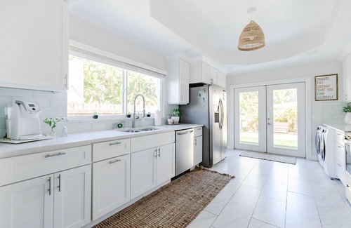 Parker Ridge Cottage | Two Houses: King Beds Near Airport, Zoo & Family-Friendly Fun