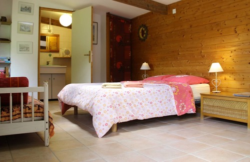 Lies House | Independent Mountain Lodgings with Wellness Retreats