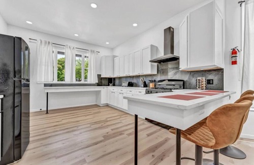 Lakeview Apartment | Stylish Two-Level Apartment in Downtown Buffalo