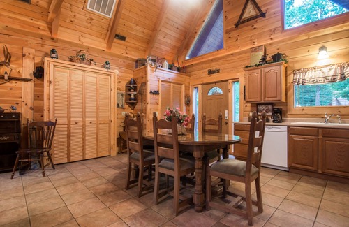 Branson Cedars Cabin | Ideal Suites for Couples Near Thunder Ridge Arena - 9.8 Rated