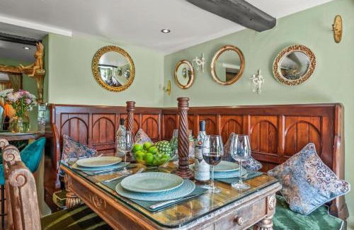 Kenn House | Inviting Two Mill Cottage at The Ley Arms with Hot Tub