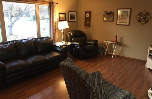 Fargo House | Cozy Private Rooms with Kitchen Amenities for Families