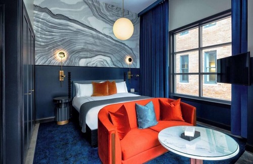 Downtown Nashville Hotel | Comfortable Two Queen Room at a Premier 4-Star Hotel