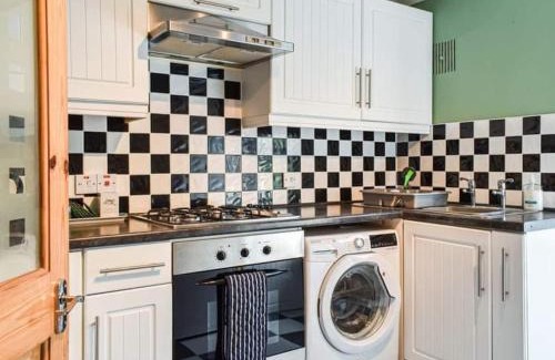 Christchurch Apartment | Discover Two Rivers Reach: Family-Friendly Retreat