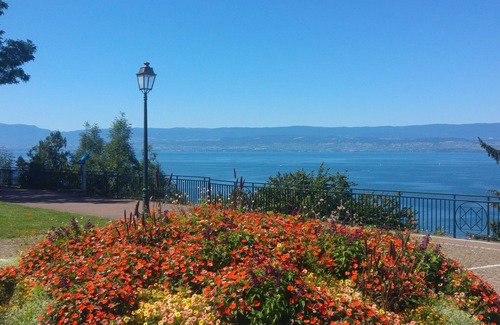 Thonon-les-Bains Apartment | Spacious Two-Room Apartment with Ocean View in Thonon les Bains